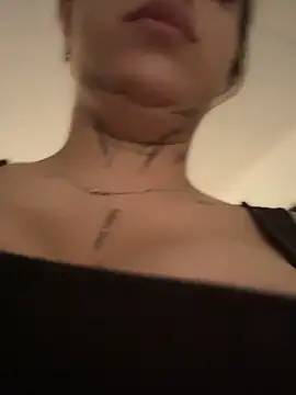 CarolQueen1  online show from April 22, 12:34 pm