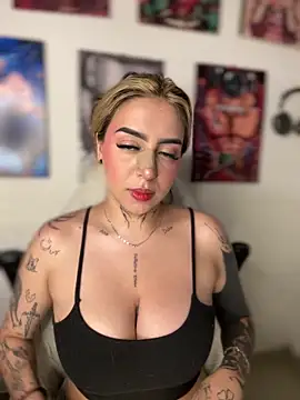 CarolQueen1  online show from April 2, 1:18 pm