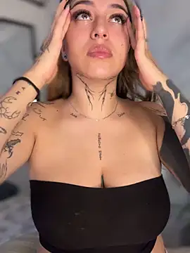 CarolQueen1  online show from March 29, 1:46 pm