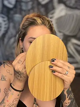 CarolQueen1  online show from April 9, 1:17 pm