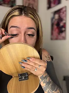 CarolQueen1  online show from April 24, 2:41 pm