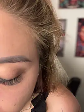 CarolQueen1  online show from April 10, 12:34 pm