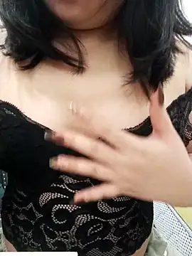 ylulinh online show from March 14, 10:05 pm