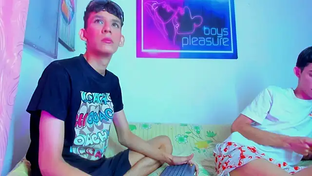 Desire Boys1 online show from April 22, 7:31 pm