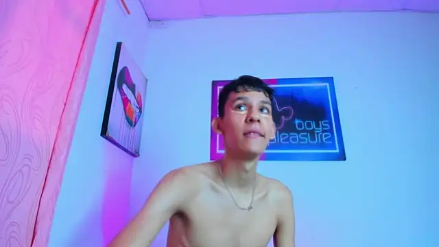 Desire Boys1 online show from April 18, 7:07 pm