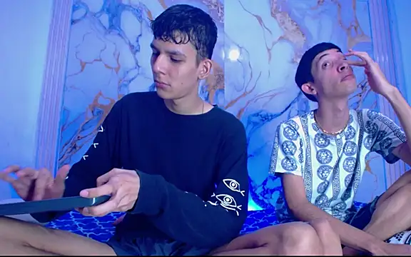 Desire Boys1 online show from April 17, 6:44 pm