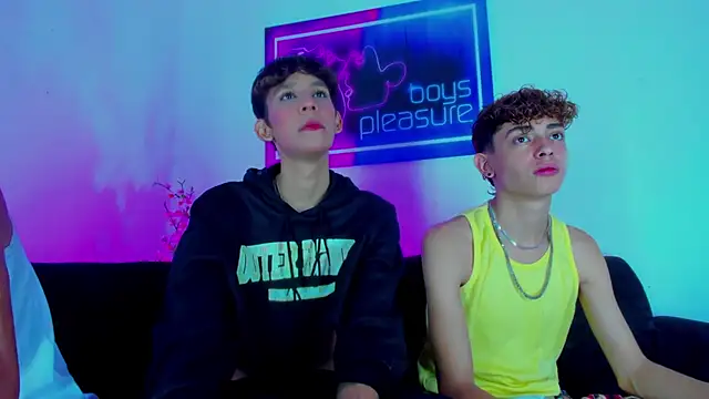 Desire Boys1 online show from March 10, 10:58 pm