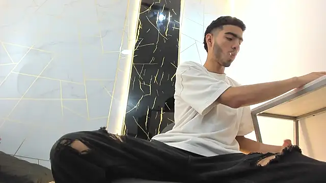 Valentin Lux online show from March 14, 3:01 am