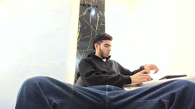 Valentin Lux online show from March 25, 3:17 am