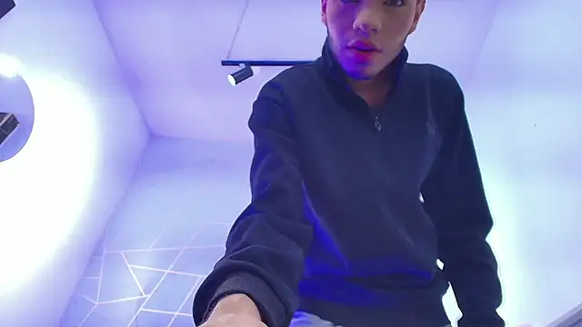 Valentin Lux online show from April 25, 3:20 am