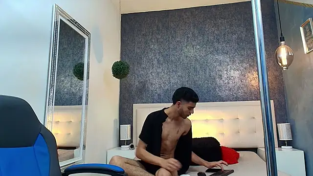 Valentin Lux online show from March 10, 3:32 am