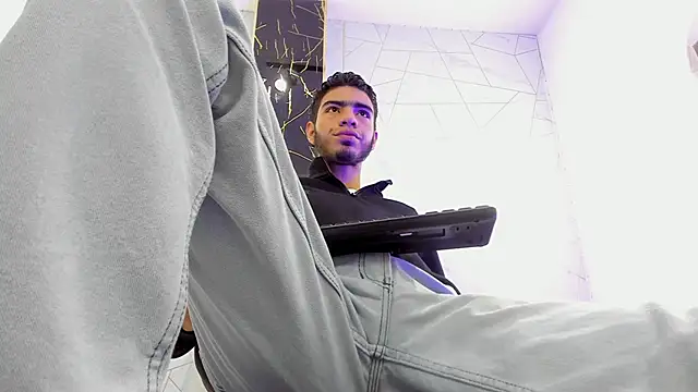 Valentin Lux online show from April 10, 3:02 am