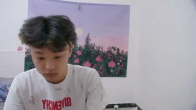 icecream-002 online show from April 19, 11:44 am