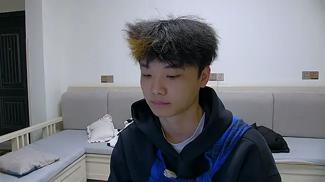 icecream-002 online show from March 9, 6:17 am