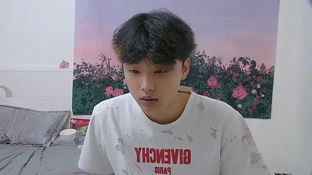 icecream-002 online show from April 22, 11:50 am