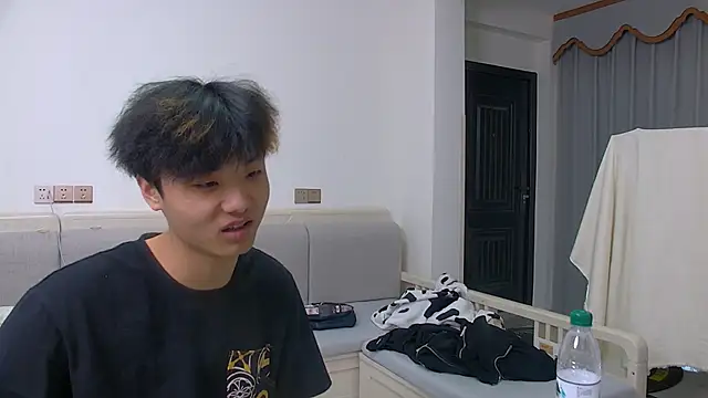 icecream-002 online show from March 17, 7:33 am