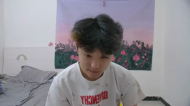 icecream-002 online show from April 21, 11:50 am