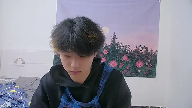 icecream-002 online show from April 11, 11:41 pm