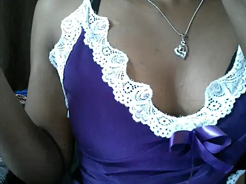 Couplehot00 online show from March 27, 11:44 am