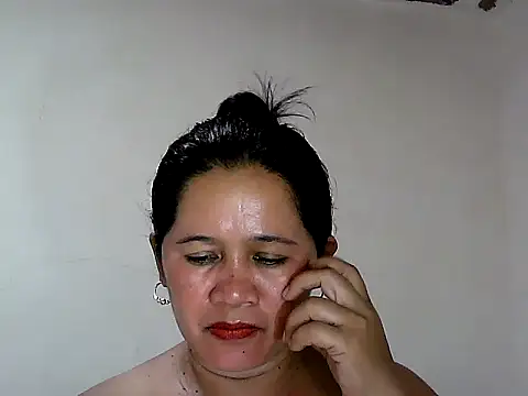 lovelycutiepie2026 online show from June 2, 10:37 am
