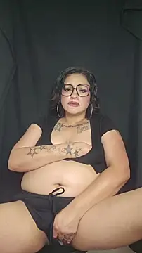 Snapshot of LaPutotota chatting on June 3, 8:48 am LaPutotota online show from June 3, 8:48 am