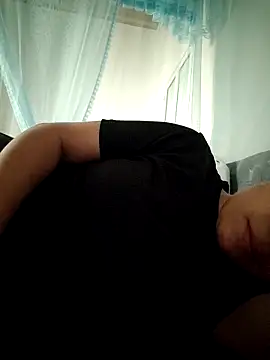 Snapshot of Sweet-cum425 chatting on April 13, 4:27 am Sweet-cum425 online show from April 13, 4:27 am