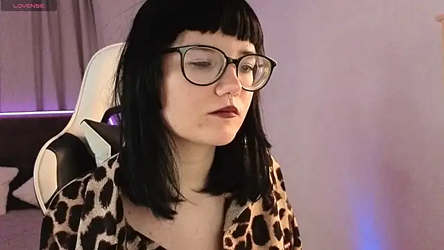 evelyn m00n online show from March 25, 3:39 am