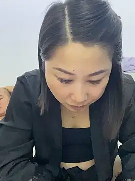 Snapshot of xiaoyi-10 chatting on April 30, 4:58 pm xiaoyi-10 online show from April 30, 4:58 pm