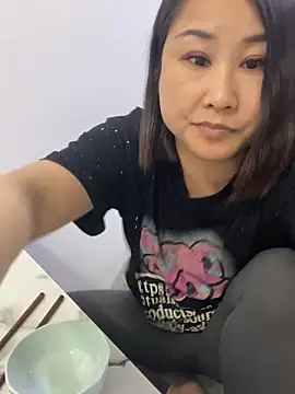 Snapshot of xiaoyi-10 chatting on April 15, 1:37 pm xiaoyi-10 online show from April 15, 1:37 pm