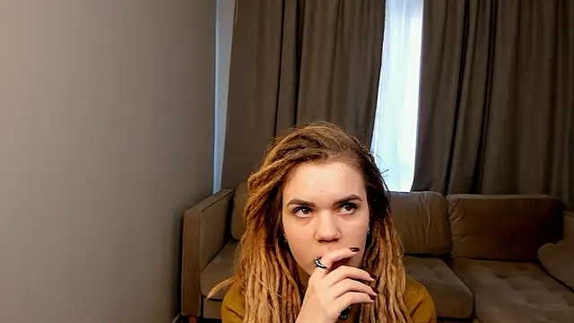 AldaCerrello online show from March 24, 11:10 am