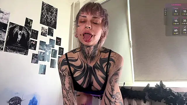 Snapshot of KizzieSherbert chatting on June 7, 11:04 am KizzieSherbert online show from June 7, 11:04 am