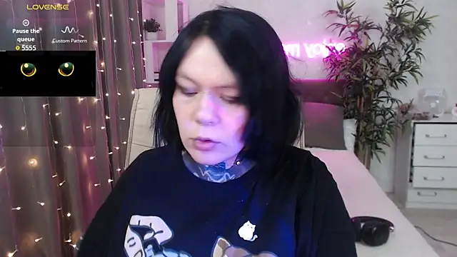 Qwerty Anna Lbo online show from March 10, 3:43 am