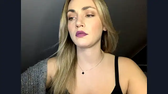 ScarlettSensitive online show from May 8, 2:32 pm