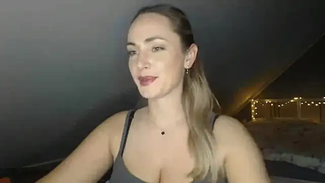 ScarlettSensitive online show from June 7, 8:14 pm