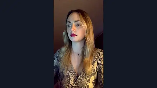 ScarlettSensitive online show from March 11, 4:12 pm