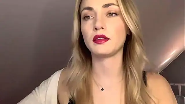 ScarlettSensitive online show from May 1, 2:11 pm
