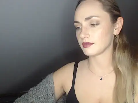ScarlettSensitive online show from June 4, 8:13 pm