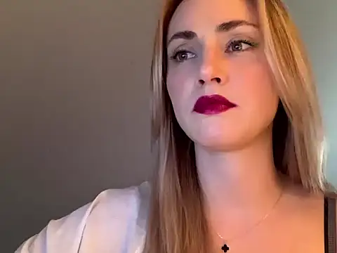 ScarlettSensitive online show from April 9, 3:29 pm