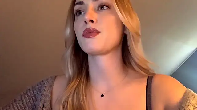 ScarlettSensitive online show from April 14, 2:11 pm