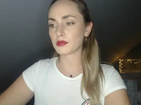 ScarlettSensitive online show from June 8, 8:31 pm