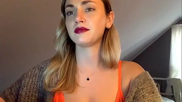 ScarlettSensitive online show from March 12, 3:38 pm