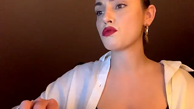 ScarlettSensitive online show from April 5, 8:15 pm