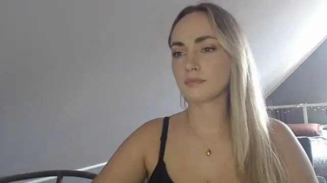 ScarlettSensitive online show from July 29, 2:16 pm