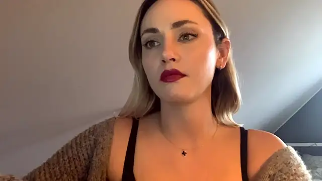 ScarlettSensitive online show from March 25, 3:22 pm