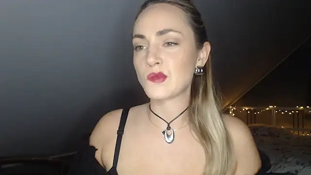 ScarlettSensitive online show from June 16, 8:20 pm