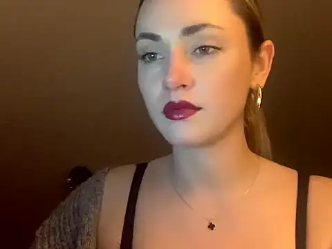 ScarlettSensitive online show from March 22, 9:05 pm