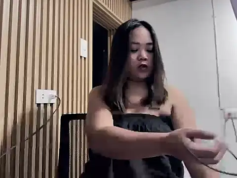  georgiax  online show from April 19, 6:10 pm