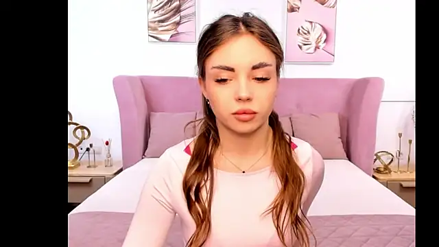 MyEvelin online show from April 6, 3:24 am