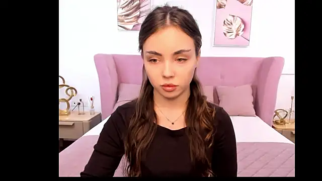 MyEvelin online show from March 31, 9:11 am