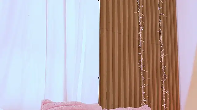 MissClaraJewel online show from April 8, 4:25 am